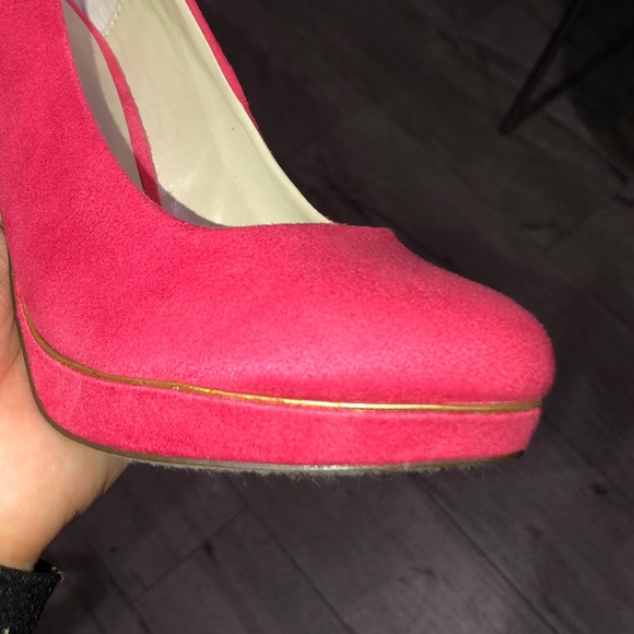 Pumps - Picture 7 of 8